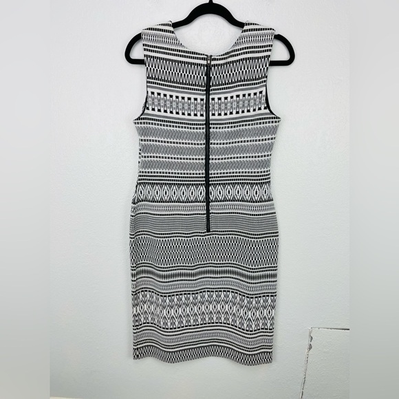 Philosophy Black & White Geometric Pattern Midi Dress - Picture 4 of 5